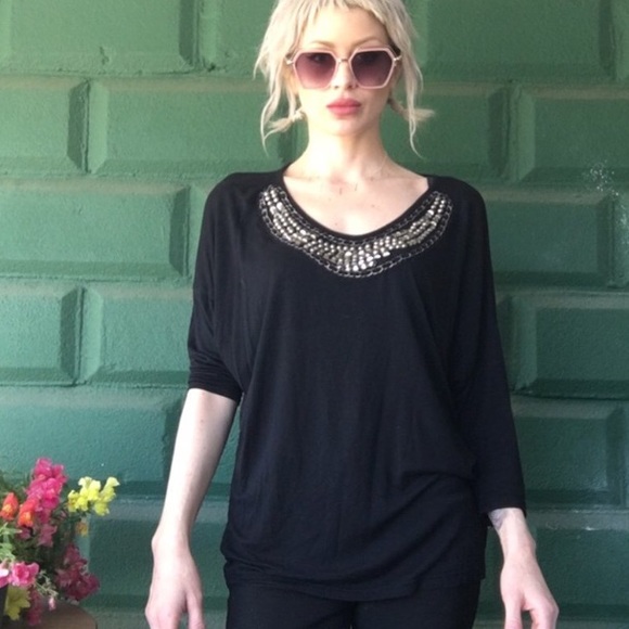 COMFY! Black lightweight super soft studded top - Picture 2 of 3